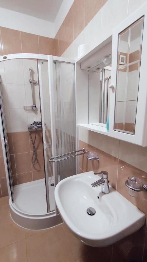 App Oleander Apartamento Umago Exterior foto